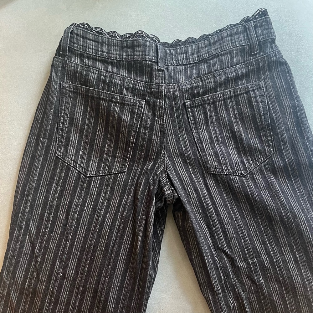 Edikted Black Pinstripe low rise baggy Jeans - Picture 3 of 4